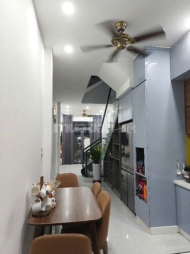 Bán nhà đẹp ngay trung tâm Quận 10 - khu sầm uất