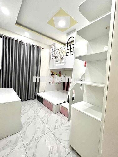 Cho thuê nhà lầu nguyên căn 100m2 có:  3pn nằm sau Big C - Đông Hoà