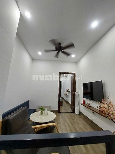 Bán nhà đẹp ngay trung tâm Quận 10 - khu sầm uất