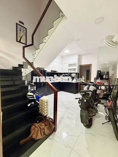 BÁN NHÀ NƠ TRANG LONG - SÁT MẶT TIỀN - 60M2 - NGANG 4,2m - CHỈ 7.x TỶ.