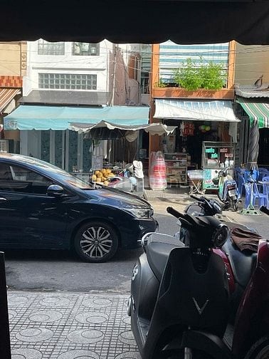 Bán nhà đẹp ngay trung tâm Quận 10 - khu sầm uất