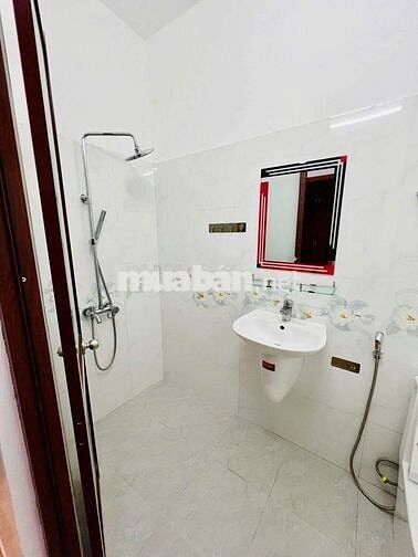 NHÀ KHU NỘI BỘ KHU VỰC AN NINH. CÓ CAMERA. HẺM XE TẢI. ÔTÔ VÔ TỚI NHÀ