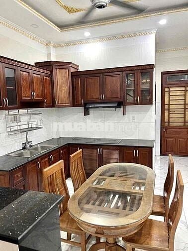 Cho thuê nhà lầu nguyên căn 100m2 có:  3pn nằm sau Big C - Đông Hoà