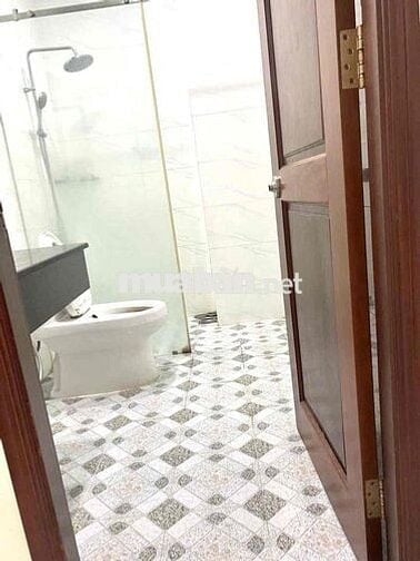 Cho thuê nhà lầu nguyên căn 100m2 có:  3pn nằm sau Big C - Đông Hoà