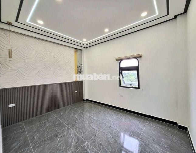 Nhà mới xây khu ngã tư ga, quận 12. Nhà 3 lầu +sthượng. Dt: 4×13,5m