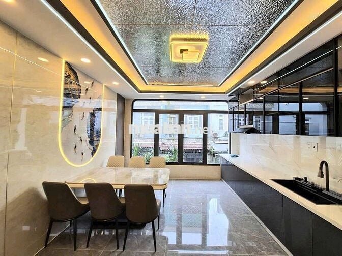 Nhà mới xây khu ngã tư ga, quận 12. Nhà 3 lầu +sthượng. Dt: 4×13,5m