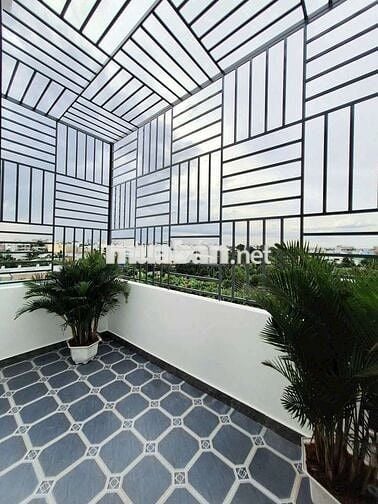 Nhà mới xây khu ngã tư ga, quận 12. Nhà 3 lầu +sthượng. Dt: 4×13,5m