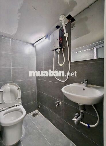 CHO THUÊ PHÒNG GÁC 30M2 NGAY ĐẠI HỌC NGÂN HÀNG - SƯ PHẠM KỸ THUẬT