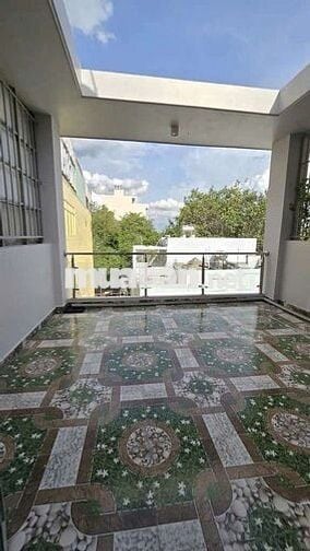 CẦN CHO THUÊ NHÀ VỊ TRÍ ĐẸP 5 TẦNG HXH KHU VỰC SẦM UẤT Đ. QUANG TRUNG