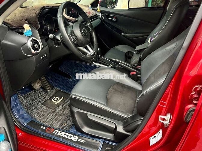 Mazda 2 Premium màu Đỏ