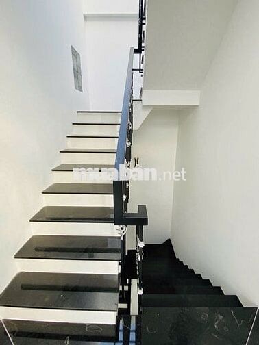 Toà nhà 5 tầng NGANG 6.6M - Mặt tiền ngay D2, đối diện GTVT