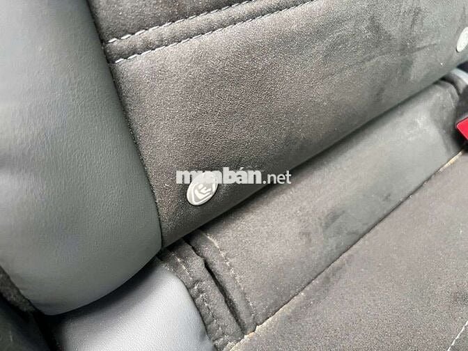 Mazda 2 Premium màu Đỏ