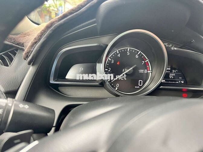 Mazda 2 Premium màu Đỏ