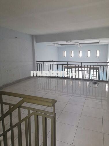 Cho thuê nhà nguyên căn gần chợ liên ấp 2-6