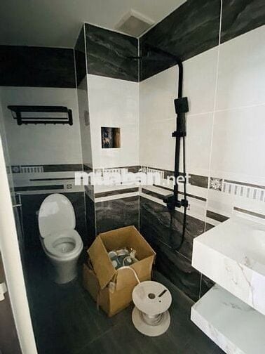 Toà nhà 5 tầng NGANG 6.6M - Mặt tiền ngay D2, đối diện GTVT