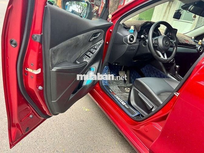 Mazda 2 Premium màu Đỏ