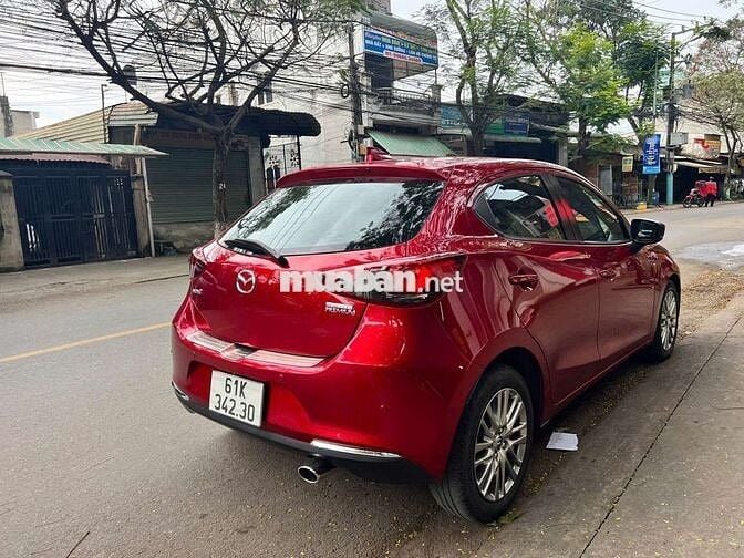 Mazda 2 Premium màu Đỏ