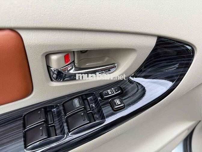 Toyota Innova 2013 2.0G - 170000 km