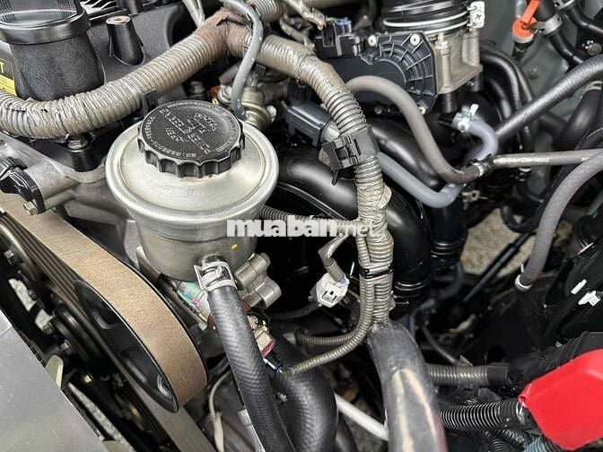 Toyota Innova 2013 2.0G - 170000 km