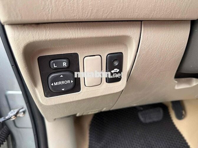 Toyota Innova 2013 2.0G - 170000 km