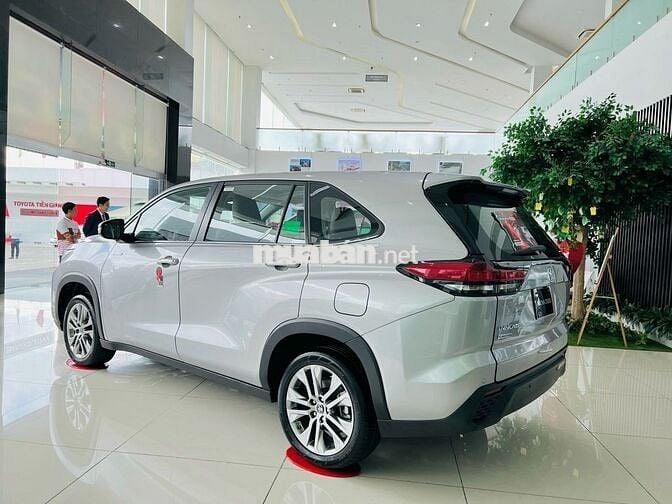 Toyota Innova Cross HEV giao ngay