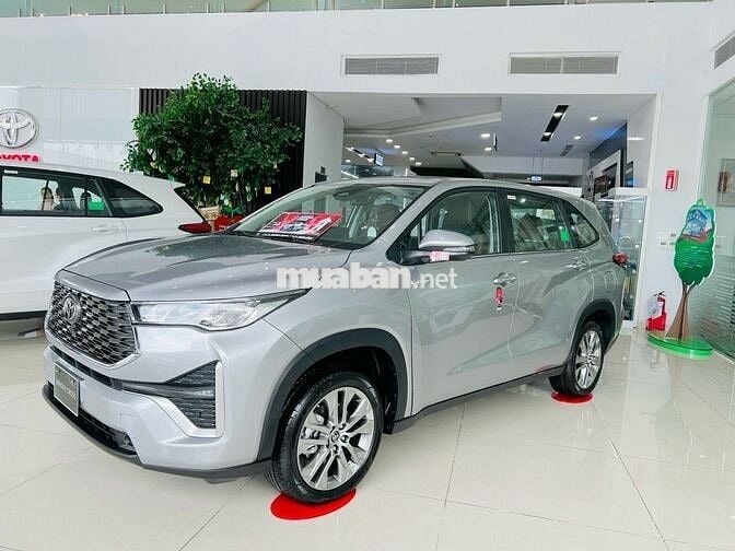 Toyota Innova Cross HEV giao ngay