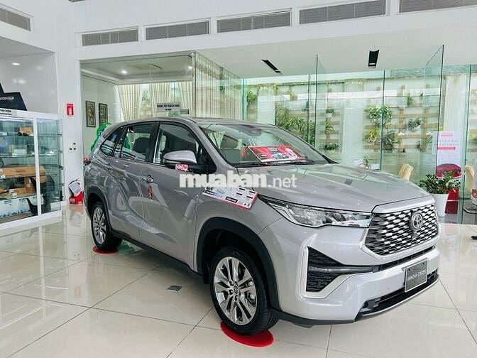 Toyota Innova Cross HEV giao ngay