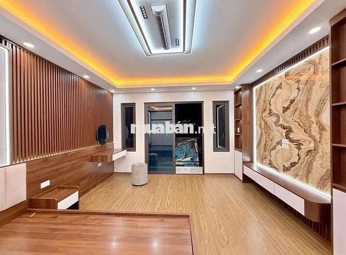 Hiếm! Hơn 7 tỷ Tam Trinh, Hoàng Mai 34m2, 5 tầng, MT 4m, 30m ô tô