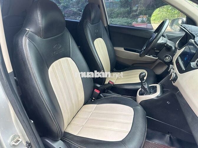 Hyundai i10 2014 Số sàn Bạc