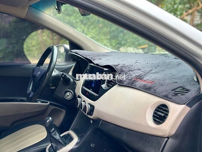 Hyundai i10 2014 Số sàn Bạc