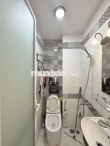 BÁN NHÀ 4 TẦNG – HẺM 72 HUỲNH VĂN BÁNH – TRUNG TÂM PHÚ NHUẬN