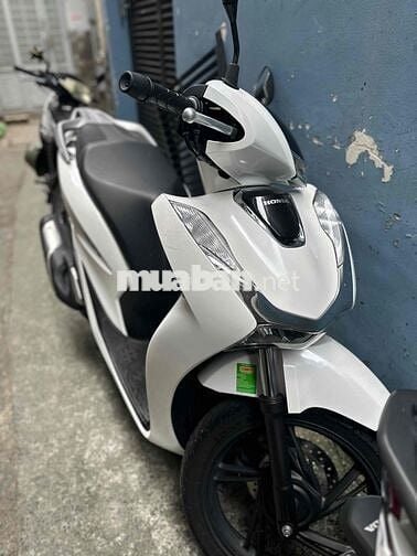 Mình cần bán xe SH 125i năm 2023