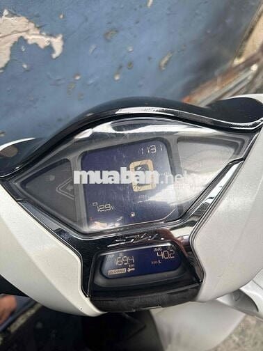 Mình cần bán xe SH 125i năm 2023