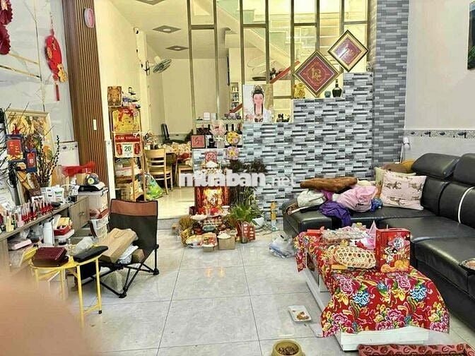 Nhà Lầu 880Triệu Cho Thuê 8 Triệu/tháng ngay Chợ Công Nhân Bình Chánh