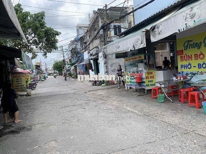 Nhà Lầu 880Triệu Cho Thuê 8 Triệu/tháng ngay Chợ Công Nhân Bình Chánh