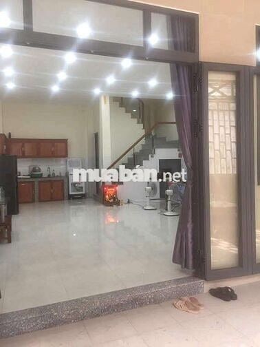 Nhà mới cho thuê 1 trệt 3 lầu, có 4pn,6wc. Hẻm xe hơi, không ngập nước