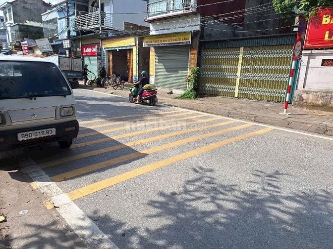 Cho thuê nhà tôn 150m2 mặt đường Thạch Bàn, Long Biên giá chỉ 12 triệu