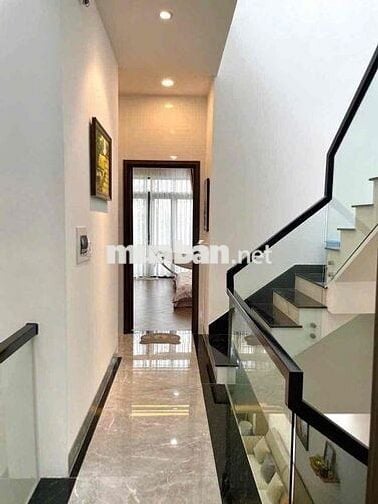 ngộp. bán gấp trong tuần – giảm sâu còn 1,883 tỷ. 4PN/3WC. Hiếm có