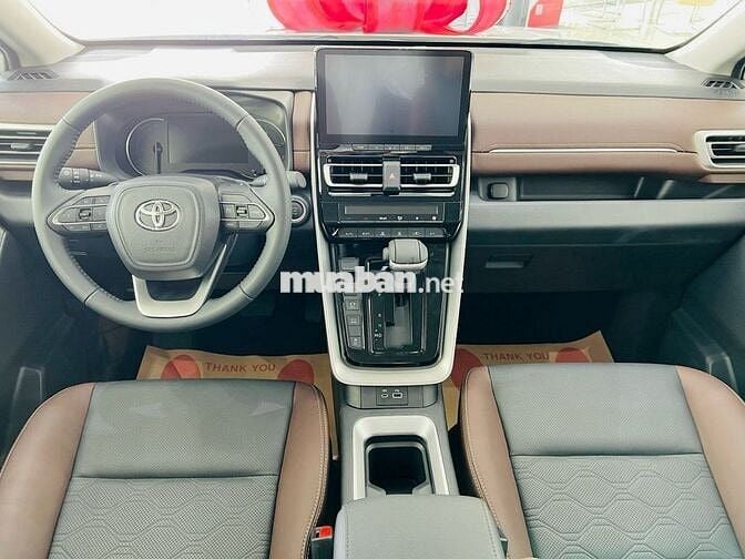 Innova Cross 2.0G 2025 giao xe tháng 12/2025