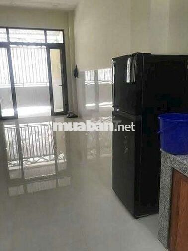 Nhà mới cho thuê 1 trệt 3 lầu, có 4pn,6wc. Hẻm xe hơi, không ngập nước