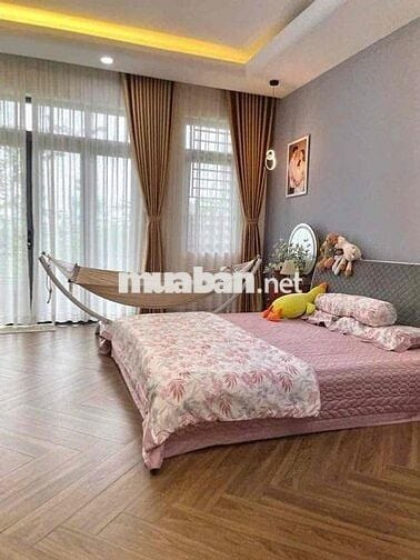 ngộp. bán gấp trong tuần – giảm sâu còn 1,883 tỷ. 4PN/3WC. Hiếm có