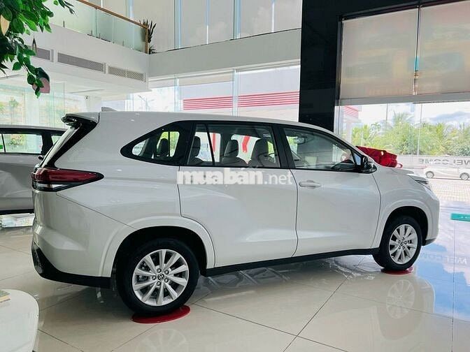 Innova Cross 2.0G 2025 giao xe tháng 12/2025
