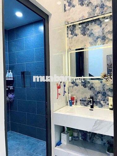 ngộp. bán gấp trong tuần – giảm sâu còn 1,883 tỷ. 4PN/3WC. Hiếm có