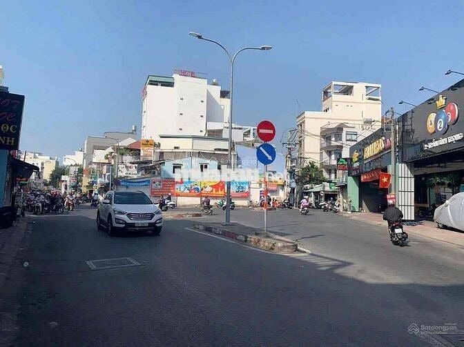 CHO THUÊ GÓC VỊ TRÍ ĐẸP NGAY NGÃ 3 NGUYỄN VĂN ĐẬU NGANG 14m