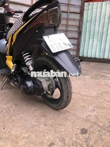 Yamaha Luvias Đen vàng