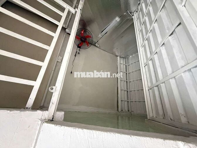 Nhà trung tâm quận 10 , thuận tiện đi làm , đi chơi v.v.v