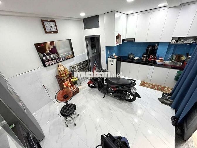 SIÊU HIẾM GIÁP QUẬN 1 – 4 TẦNG NỘI THẤT XỊN, CHỈ NHỈNH 4 TỶ!