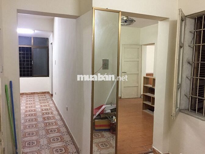 Tập thể 70m2 2 phòng ngủ Tôn Thất Tùng Đống Đa