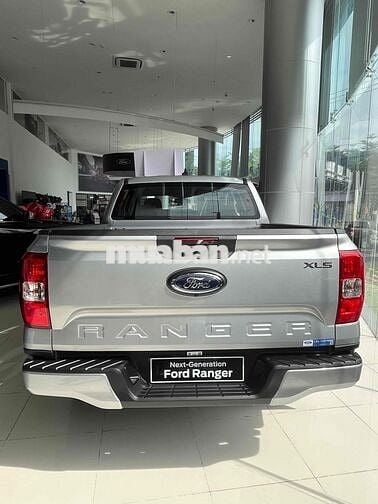 Ford Ranger 2025 XLS AT Bạc khuyến mãi trước bạ