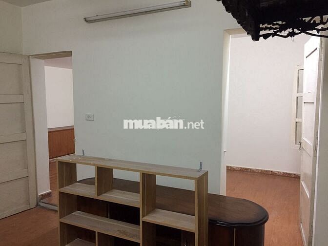 Tập thể 70m2 2 phòng ngủ Tôn Thất Tùng Đống Đa